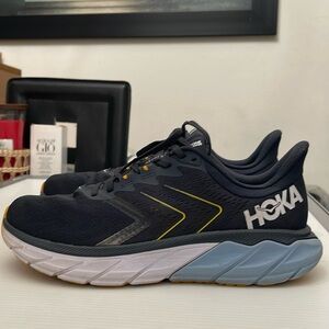 HOKA ONE ONE ARAHI 5 RUNNING SNEAKERS MENS SIZE 9.5D